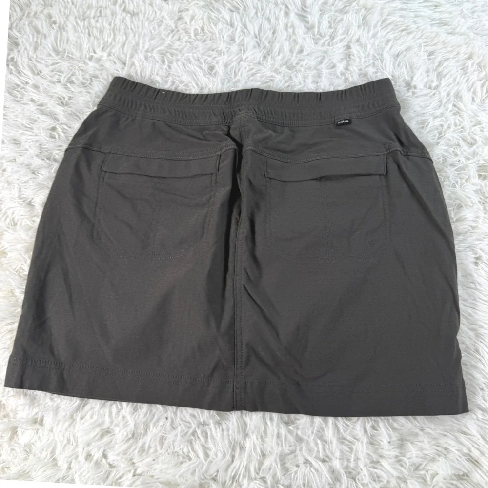 prAna Women's Size 10 Skort Elastic Waist Hiking Outdoors Gorpcore Casual Active